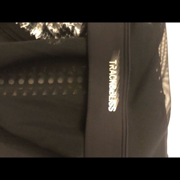 Track & Field Reversible Sportsbra - Picture 3 of 3